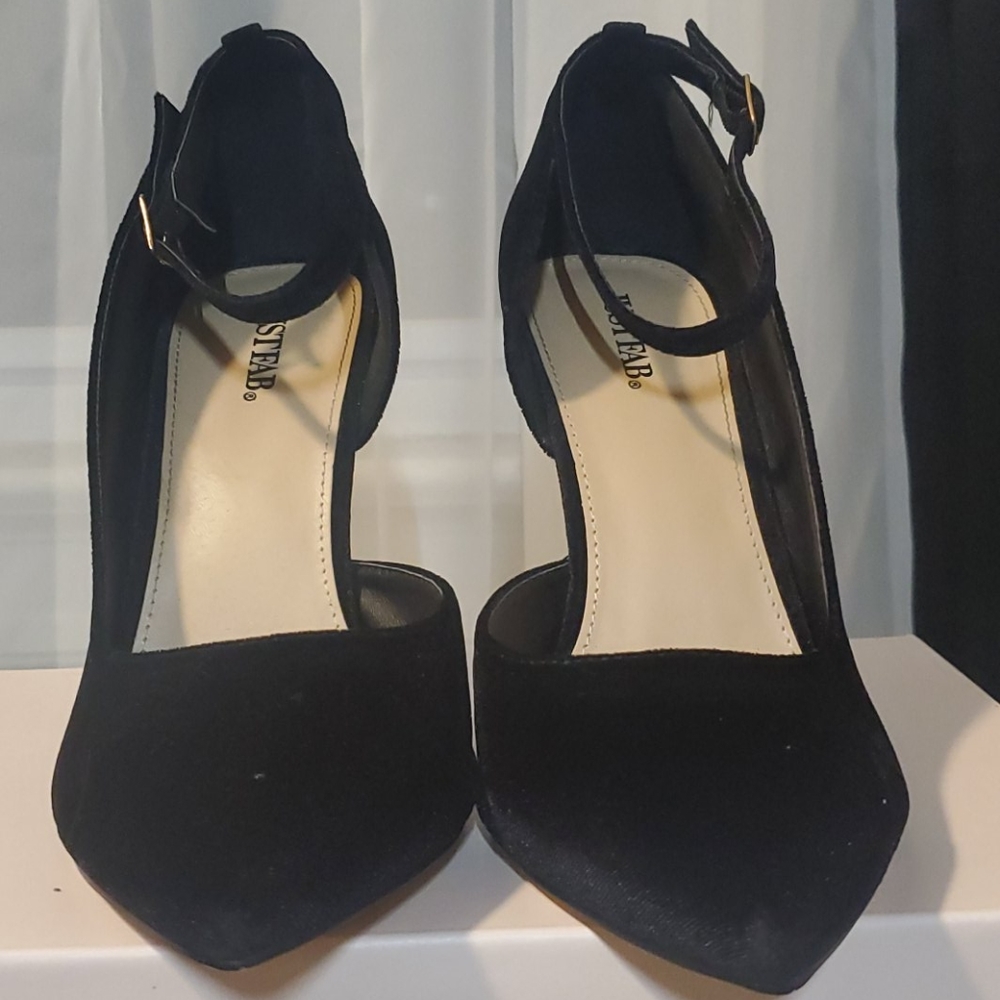 Midnight Heels - Picture 2 of 8